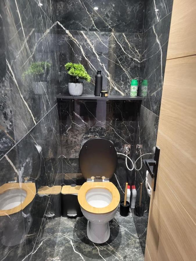 Appartement Jacuzzi Narbonne Exterior photo