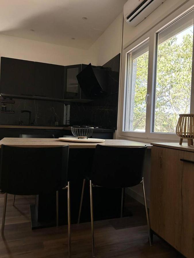 Appartement Jacuzzi Narbonne Exterior photo
